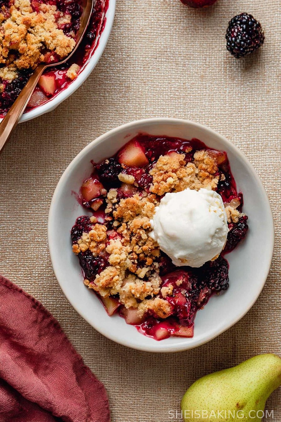 Spiced Pear Berry Crumble